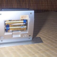 置時計　デジタル　 機能　時刻（時分）　気温（Ｃ・Ｆ）　日付（年月日）　曜日　 *目覚ましは無し　の画像