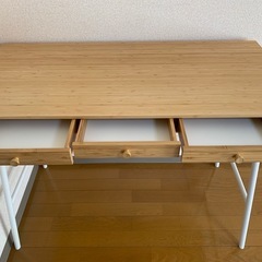 IKEA イケアLILLÅSEN リルオーセン デスクの画像