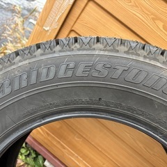 スタッドレス　2本　225/60R16
の画像