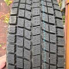 スタッドレス　2本　225/60R16
の画像