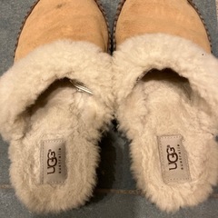 UGG スリッポン　23cm の画像