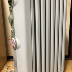 デロンギ　オイルヒーター 　JR0812-GRの画像