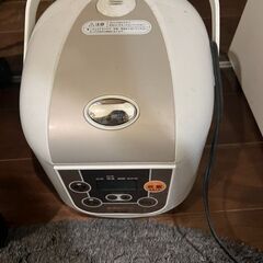 レンジ、炊飯器、掃除機、ステッパーセットの画像