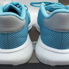 新品 未使用 adidas(アディダス)  RESPONSEランナーU 27.0cm シューズ 靴の画像