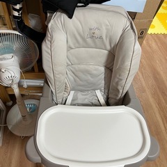 ベビー椅子の画像