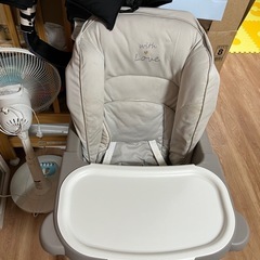 ベビー椅子の画像