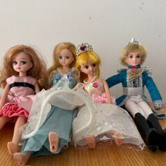 大幅値下げ！KidKraft Matilda 木製ドールハウス＋リカちゃん＆家具付き！の画像
