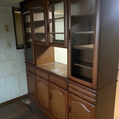 食器棚になります。の画像