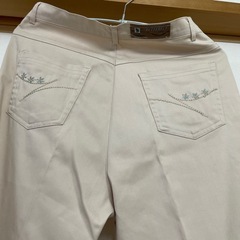 ズボン女性用👖の画像