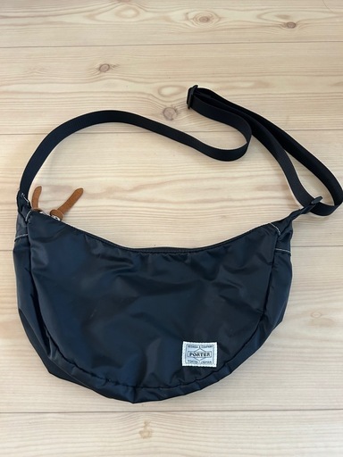 美品 PORTER ナイロン製ハーフムーンショルダーバッグ