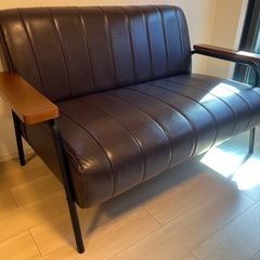 【1ヶ月使用】合成皮革2人掛けソファの画像