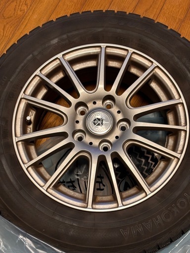 スタッドレスタイヤ
アルミホイール