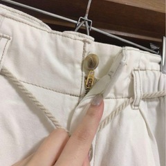 GU ワイドパンツSサイズの画像