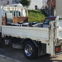 家財を運ぶための 2tトラック