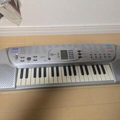 【値下げ】カシオ　SA-75 ミニキーボード＆初心者用楽譜帳セット