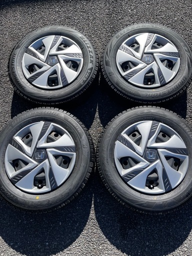 (受付終了)未使用スタッドレスタイヤ　2023年39週　185/65R15  ブリザックVRX2  ホンダ　フリード純正ホイール4本セット