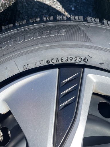 (受付終了)未使用スタッドレスタイヤ　2023年39週　185/65R15  ブリザックVRX2  ホンダ　フリード純正ホイール4本セ