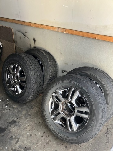 ハイエース、キャラバン、スタッドレス4本セット