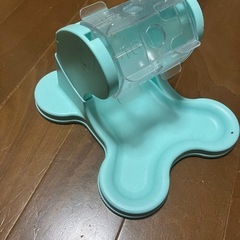 猫おもちゃ　にゃんこのでるでる自飯器　おもちゃ