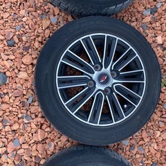 アルミホイル４本 スタッドレスタイヤの画像