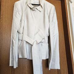 あげます。ZARA Lサイズ白いショートコートの画像