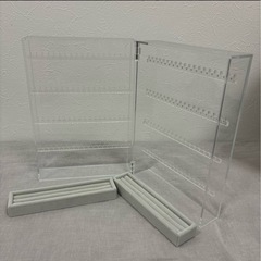 アクリルネックレス/ピアスケースの画像