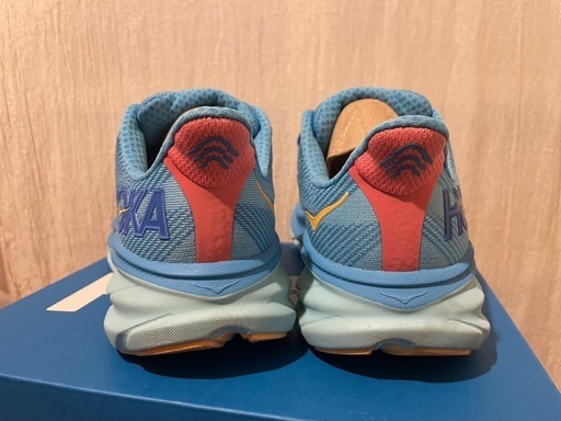 HOKA CLIFTON 9 レディーススニーカー 6B