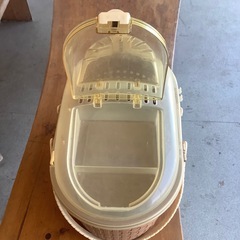 ペット用バスケットの画像