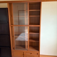 ガラスケース　コレクション棚　収納棚　タンスの画像