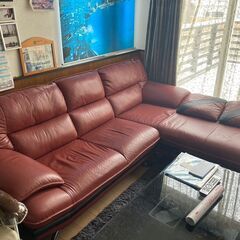 某家具屋さんで売っている10万越えのソファーです。