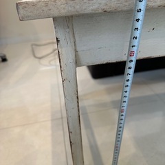 　　無垢材？　ホワイトテーブルの画像