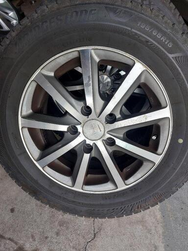 ブリヂストンタイヤスタッドレス　VRX3195/65R15