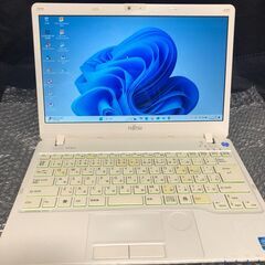 富士通　LIFEBOOK SH54/G・Core i3／8GB／...