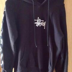 ✦最終値下げ✦①ストゥシーStussyフードパーカー