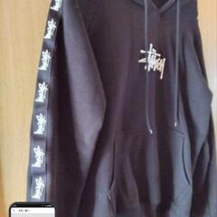 ✦最終値下げ✦①ストゥシーStussyフードパーカーの画像