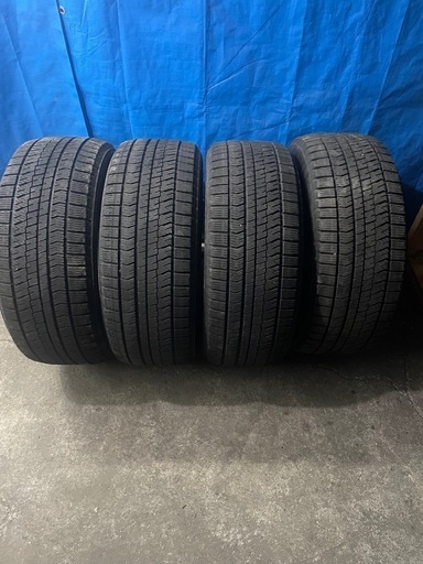 お買い上げ有難う御座いました。
 ！人気のブリザックVRX2！18インチ溝有り