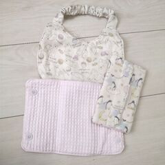 出産祝いに♪ダブルガーゼの抱っこ紐カバー&スタイのセット☆白くま&ペンギン♪の画像