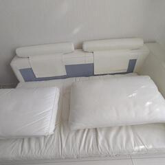 白いソファの画像