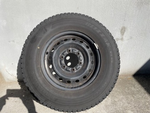 ハイエース　タイヤ、ホイール