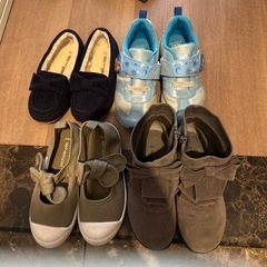 子供の靴4足　Bebe18cmブーツと19cmの靴3足、合計4足です