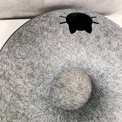 Cats toy キャッツ トイ トンネル ダークグレー 猫 ベット 猫の隠れ家 トンネル型 ネコ ベッド キャット ハウス 大きい おもちゃ ドーナツの画像