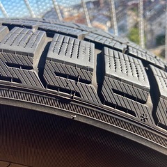 スタッドレスタイヤ4本セット 225-60R17 ピレリ　アイスアシンメトリコプラスの画像