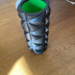 敷布団、扇風機、筋膜ローラーの画像