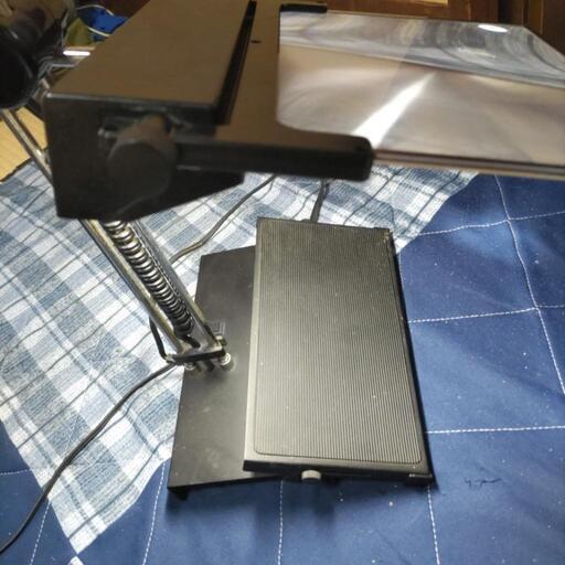 照明付き拡大鏡
