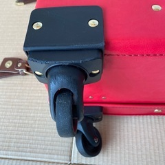 【決まりました】キャリーケース　レトロ　赤の画像