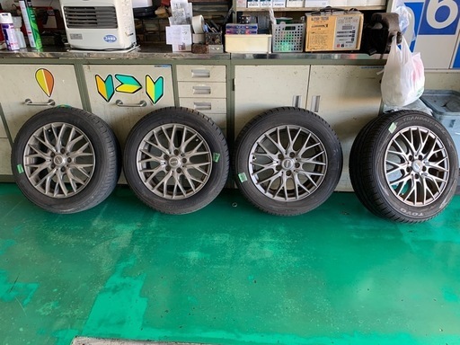 195/60R16  ホイール付き　セレナ