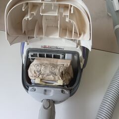 パナソニック掃除機 2015年製 紙パック型の画像