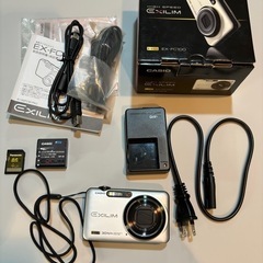 CASIO カシオ デジタルカメラ EX-FC100 極美品✨の画像
