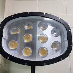 投光器 作動確認済 韓国メーカー スタンド付き/スタンドなしでも可能 引き取り歓迎の画像