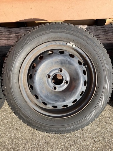 スタッドレスタイヤ　
コカングー純正　鉄ホイール